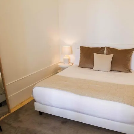 Appartement Modern Charming Loft With Balcony In By Lisbeyond