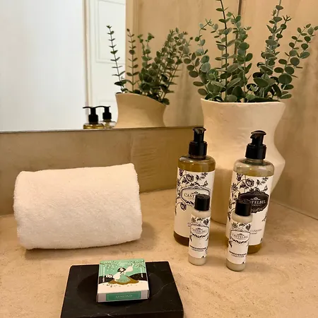 Modern Charming Loft With Balcony In By Lisbeyond 公寓