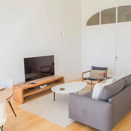 Apartament Modern Charming Loft With Balcony In By Lisbeyond