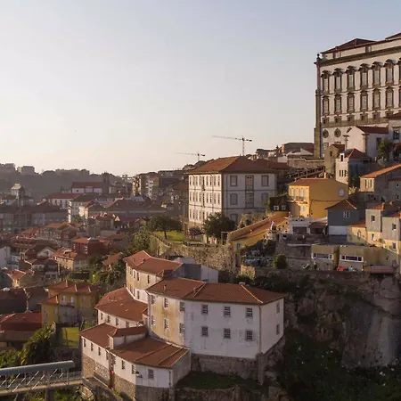 Appartamento Modern Charming Loft With Balcony In By Lisbeyond Oporto