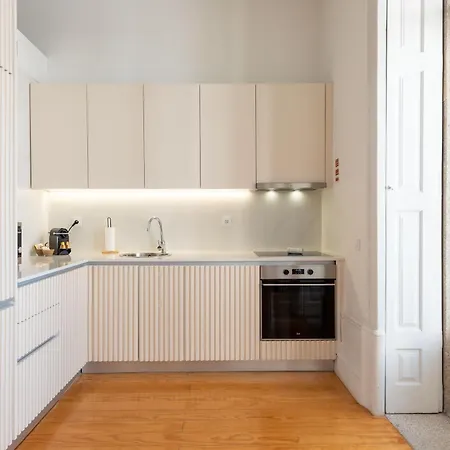 Modern Charming Loft With Balcony In By Lisbeyond Апартаменты *