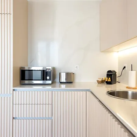 Modern Charming Loft With Balcony In By Lisbeyond Appartement