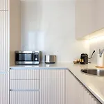 Modern Charming Loft With Balcony In By Lisbeyond Apartment *