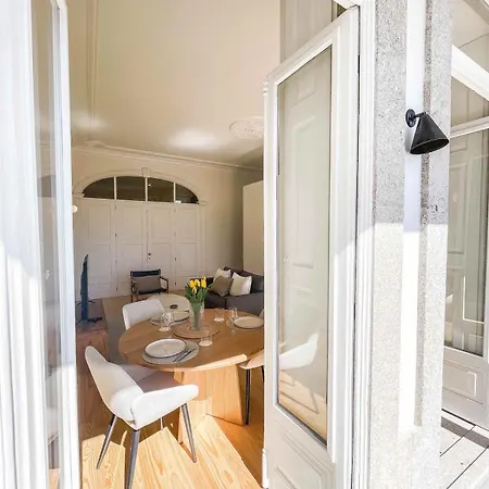 Modern Charming Loft With Balcony In By Lisbeyond Appartamento Oporto