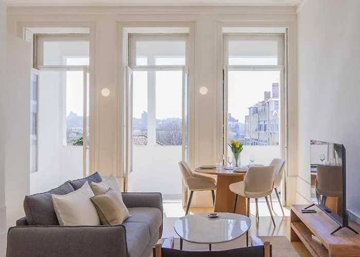 Modern Charming Loft With Balcony In By Lisbeyond 아파트 *