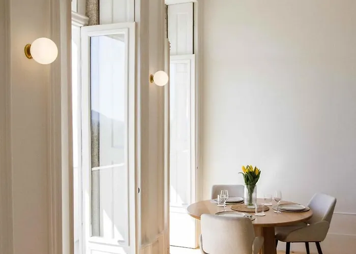 아파트 Modern Charming Loft With Balcony In By Lisbeyond